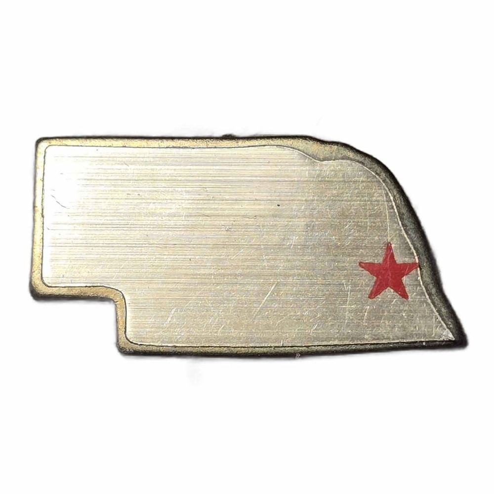 Vintage Nebraska State Shape With Red Star Lapel Vest Hat Pin J16